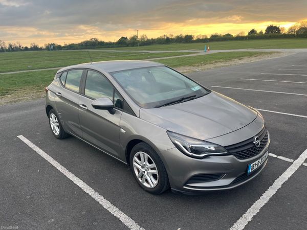 Opel Astra Hatchback, Petrol, 2016, Grey