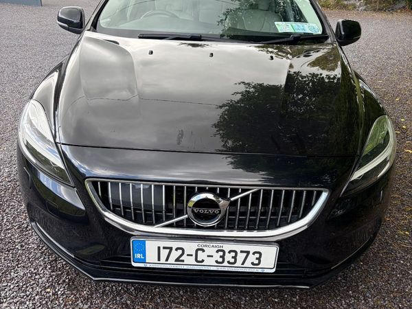 Volvo V40 Hatchback, Diesel, 2017, Black