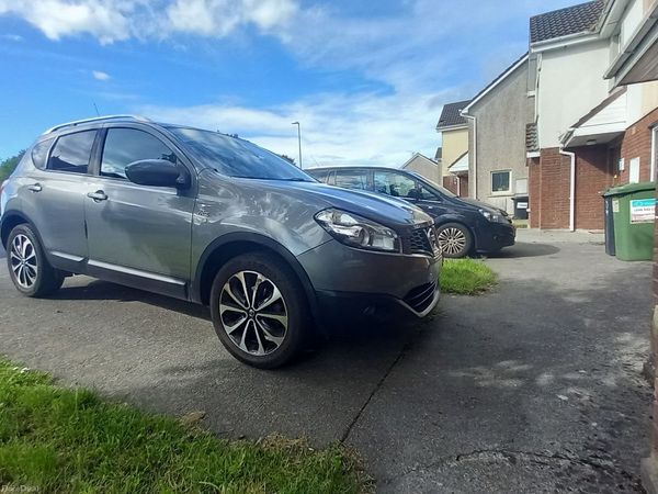 Nissan Qashqai Hatchback, Diesel, 2011, Grey