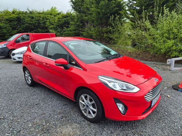 Ford Fiesta Hatchback, Petrol, 2017, Red