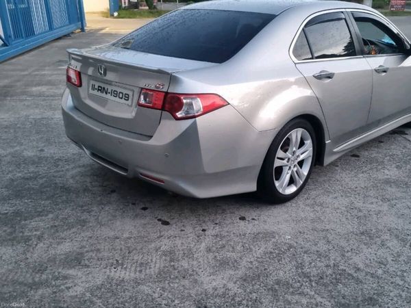 Honda Accord Saloon, Diesel, 2011, Silver