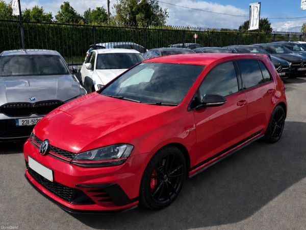 Volkswagen Golf Hatchback, Petrol, 2017, Red