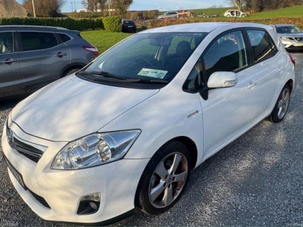 Toyota Auris Hatchback, Petrol Hybrid, 2011, White