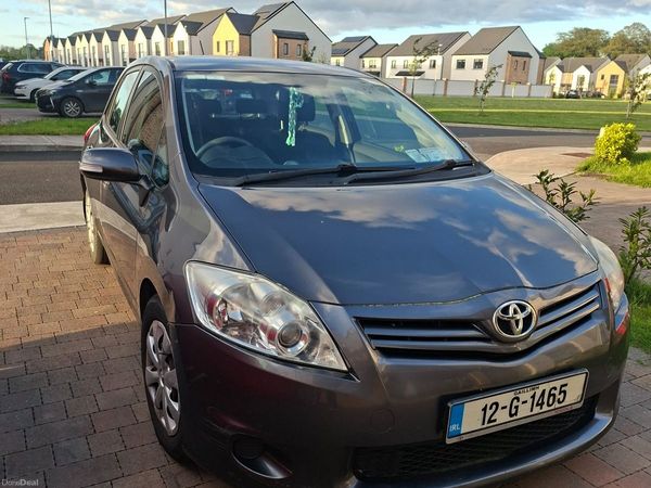 Toyota Auris Hatchback, Diesel, 2012, Grey