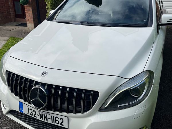 Mercedes-Benz B-Class MPV, Petrol, 2013, White