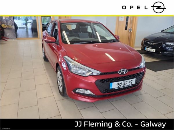 Hyundai i20 Hatchback, Petrol, 2015, Red