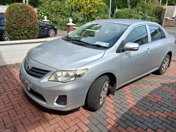 Toyota Corolla Saloon, Diesel, 2011, Silver