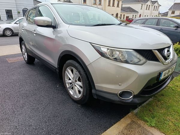 Nissan Qashqai Hatchback, Diesel, 2014, Silver