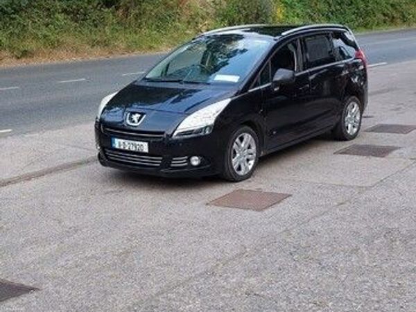 Peugeot 5008 MPV, Diesel, 2011, Black