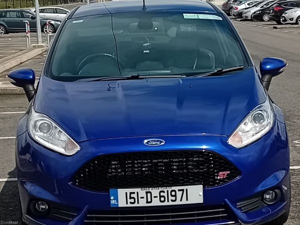 Ford Fiesta Hatchback, Petrol, 2015, Blue