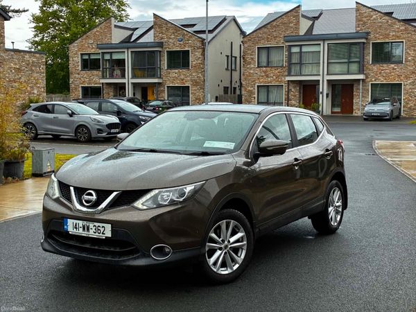 Nissan Qashqai Hatchback, Diesel, 2014, Brown