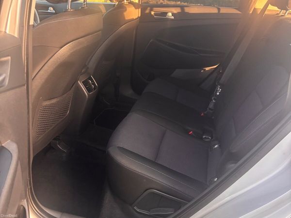 Hyundai Tucson SUV, Diesel, 2015, Silver