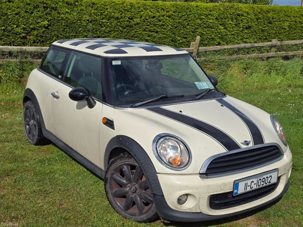 Mini First Hatchback, Petrol, 2011, White