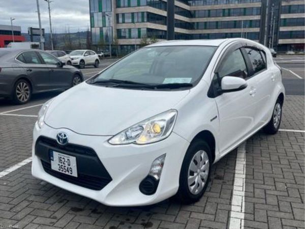 Toyota Aqua Hatchback, Petrol Hybrid, 2016, White