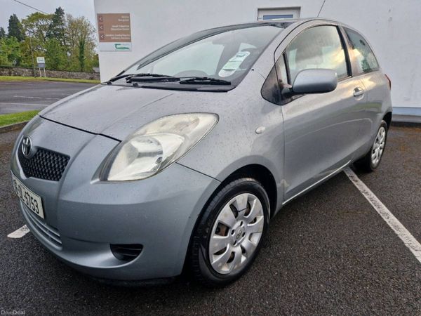 Toyota Yaris Hatchback, Petrol, 2006, Silver