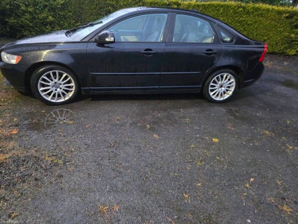 Volvo S40 Saloon, Diesel, 2011, Black