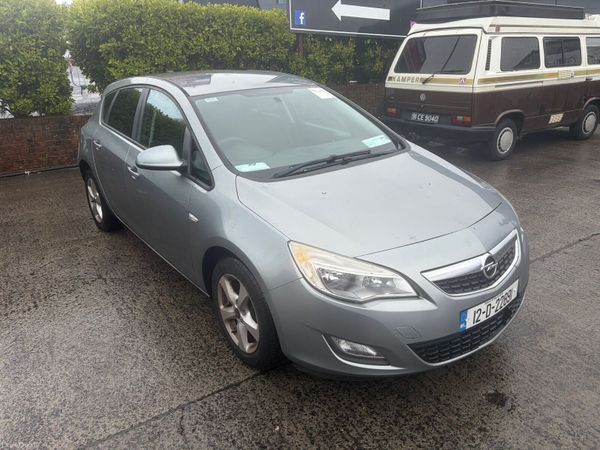 Opel Astra MPV, Diesel, 2012, Silver