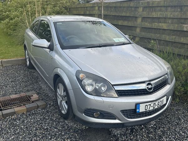 Opel Astra Hatchback, Petrol, 2007, Silver