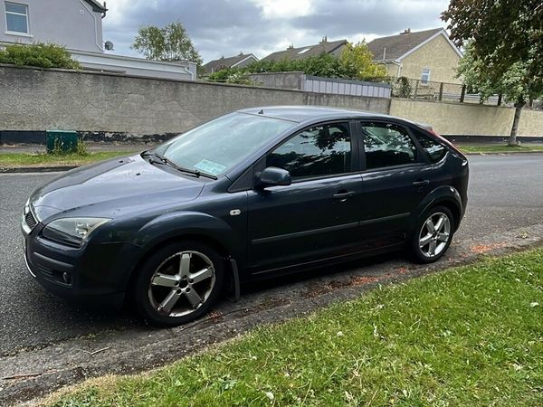 Ford Focus Hatchback, Petrol, 2007, Grey