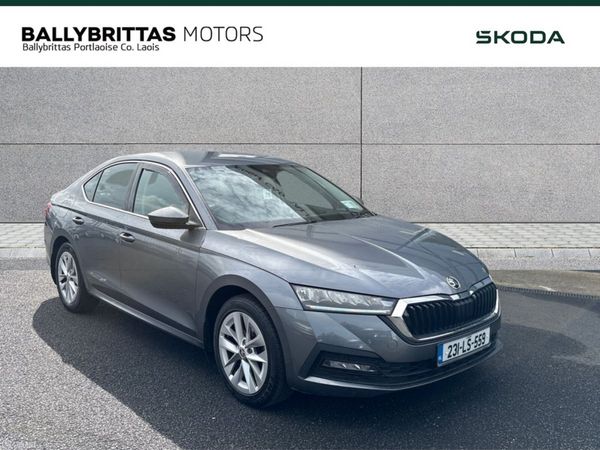 Skoda Octavia Saloon, Diesel, 2023, Grey