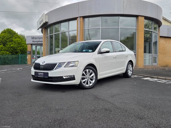 Skoda Octavia Saloon, Diesel, 2017, White