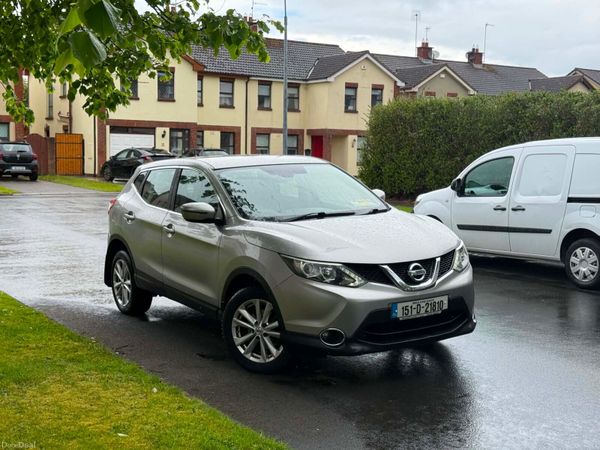 Nissan Qashqai Hatchback, Diesel, 2015, Silver