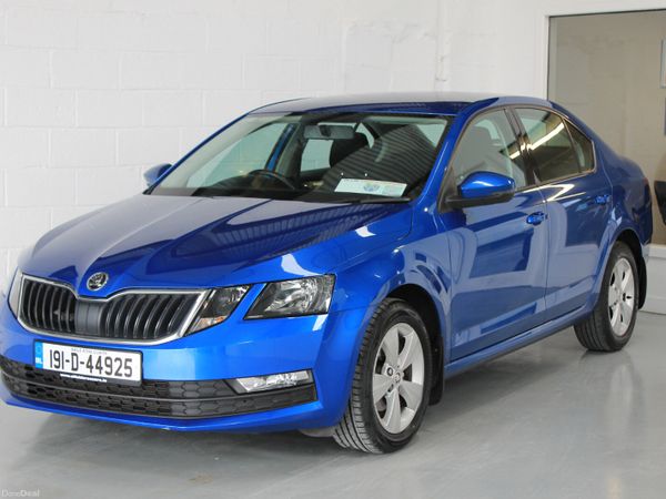 Skoda Octavia Saloon, Diesel, 2019, Blue