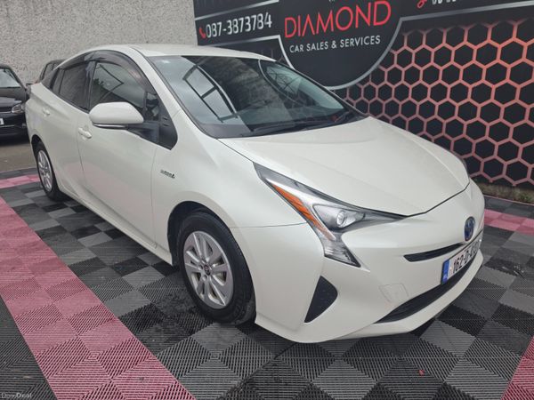 Toyota Prius Hatchback, Petrol Hybrid, 2016, White