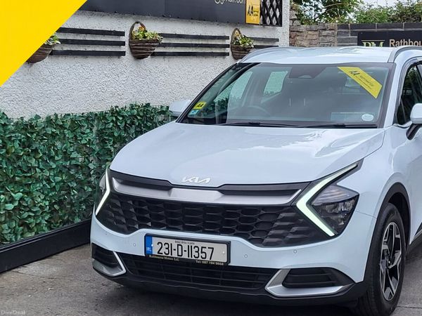 Kia Sportage SUV, Diesel Hybrid, 2023, White