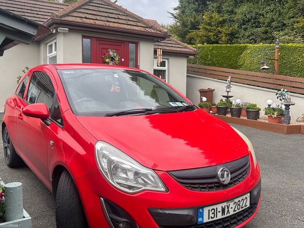 Vauxhall Corsa Hatchback, Diesel, 2013, Red