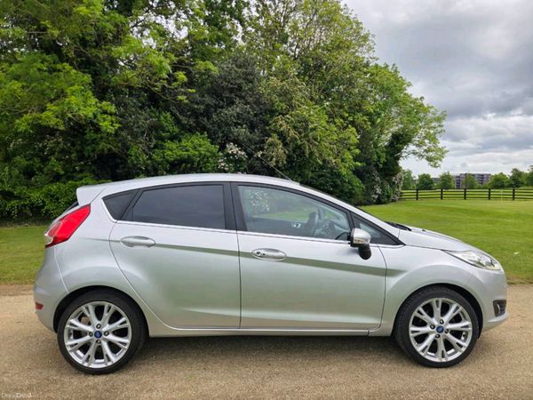 Ford Fiesta Hatchback, Petrol, 2015, Silver