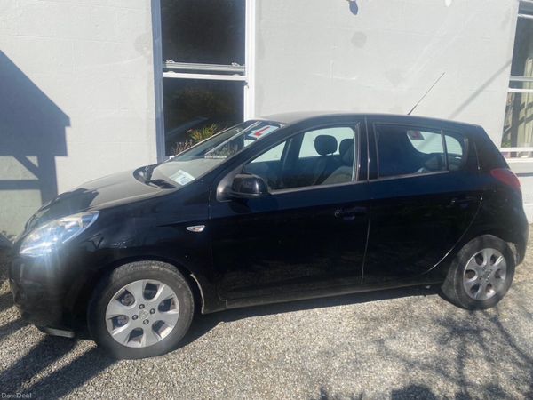 Hyundai i20 Hatchback, Petrol, 2011, Black
