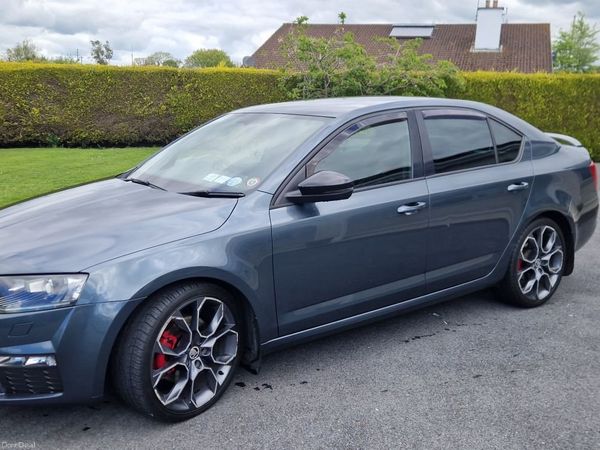 Skoda Octavia Saloon, Diesel, 2017, Grey