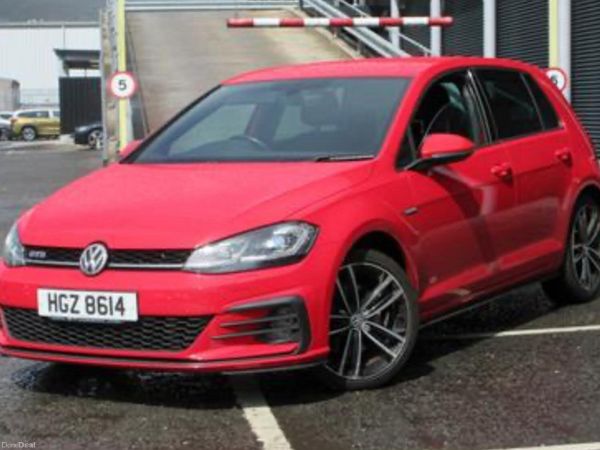 Volkswagen Golf Hatchback, Diesel, 2017, Red