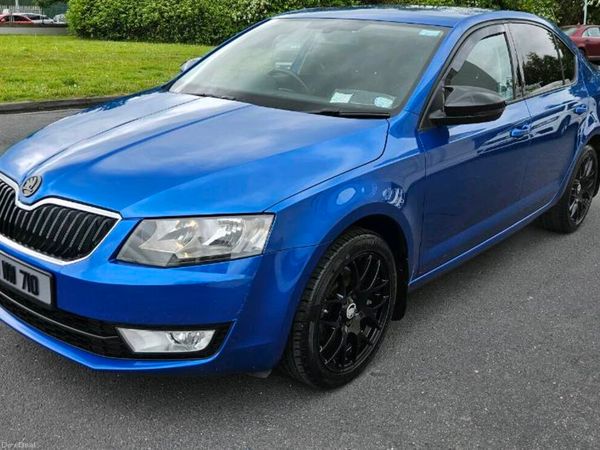 Skoda Octavia Saloon, Diesel, 2014, Blue