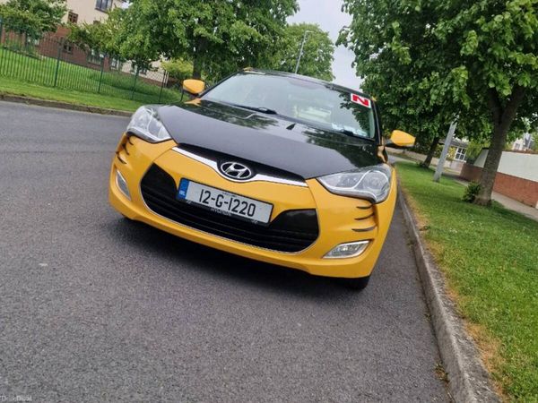Hyundai Veloster Hatchback, Petrol, 2012, Yellow