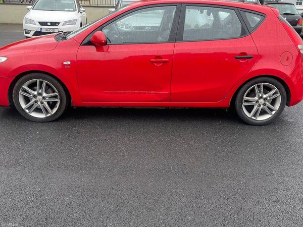 Hyundai i30 Hatchback, Diesel, 2008, Red