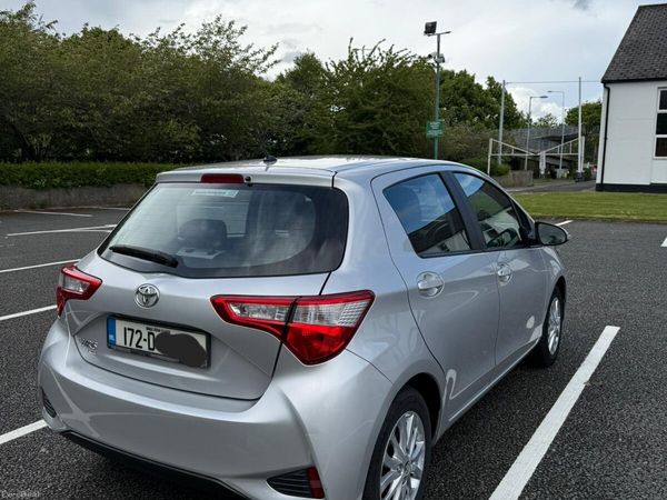 Toyota Yaris Hatchback, Petrol, 2017, Grey