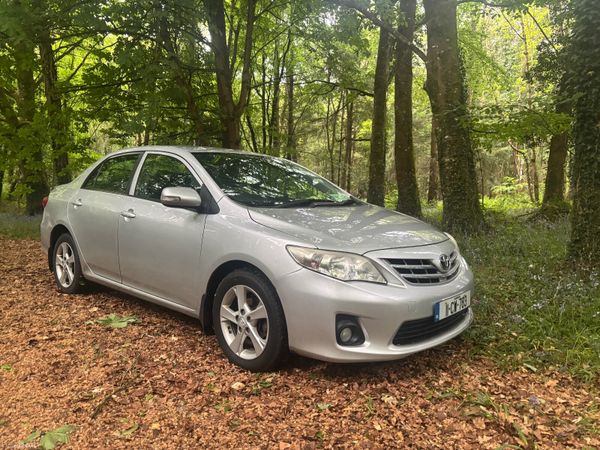 Toyota Corolla Saloon, Diesel, 2011, Silver