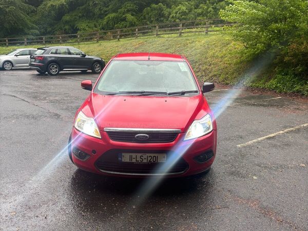 Ford Focus Hatchback, Diesel, 2011, Red