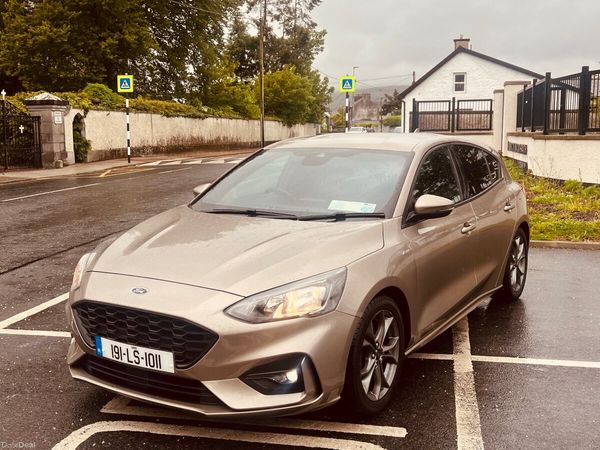 Ford Focus Hatchback, Petrol, 2019, Grey