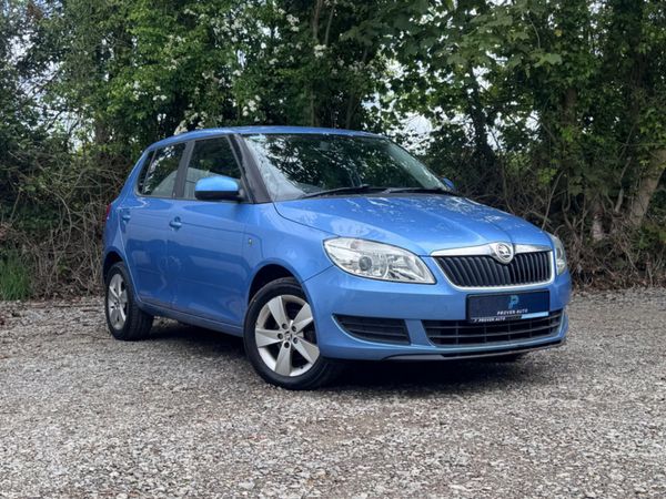 Skoda Fabia Hatchback, Petrol, 2014, Blue