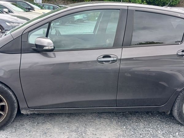 Toyota Yaris Hatchback, Petrol, 2013, Grey