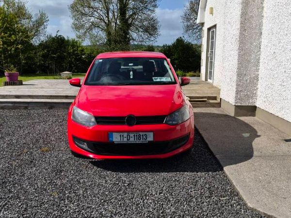 Volkswagen Polo Hatchback, Petrol, 2011, Red