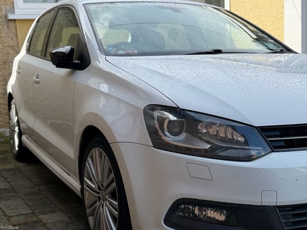 Volkswagen Polo Hatchback, Petrol, 2015, White