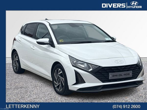 Hyundai i20 Hatchback, Petrol, 2024, White