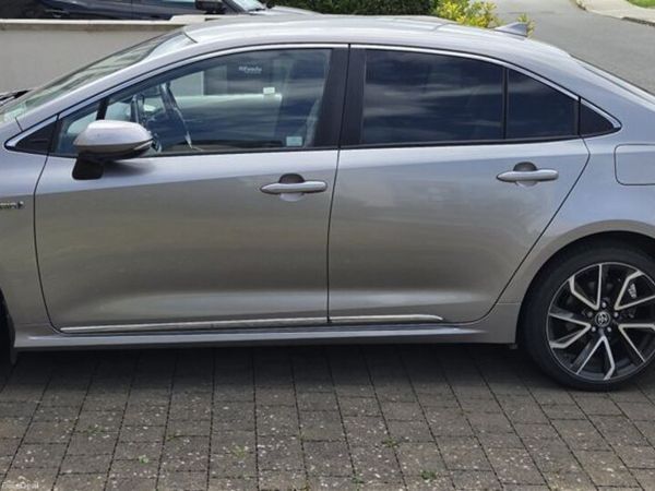 Toyota Corolla Saloon, Petrol Hybrid, 2022, Grey