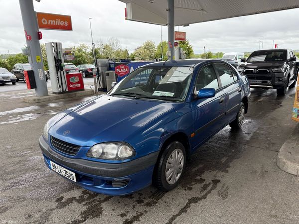 Toyota Avensis Saloon, Petrol, 1998, Blue