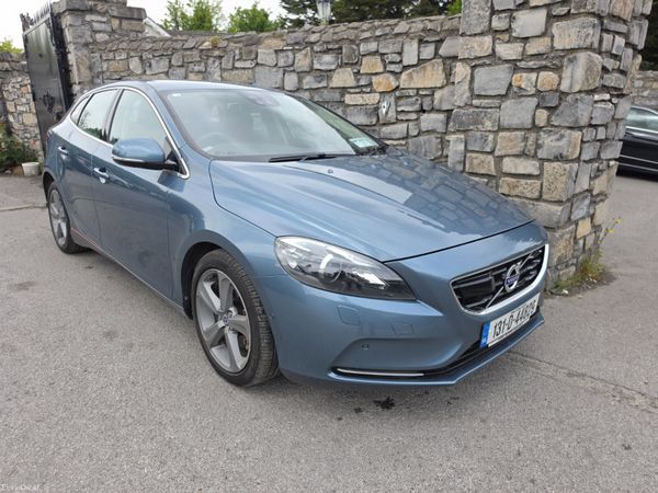 Volvo V40 Hatchback, Petrol, 2013, Blue