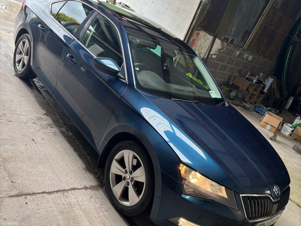 Skoda Superb Hatchback, Diesel, 2015, Blue
